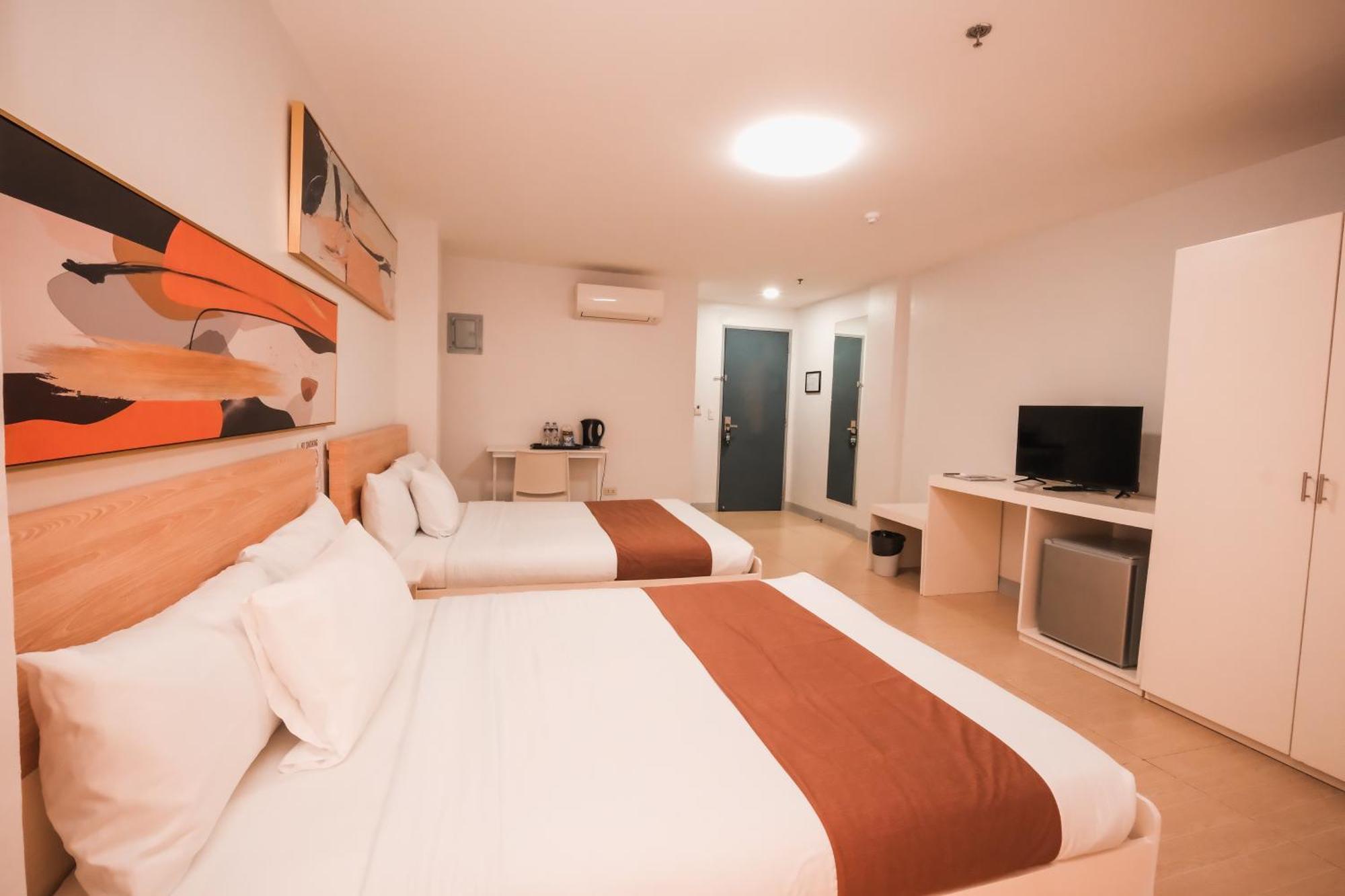 Rosey Hotel Cabanatuan City ภายนอก รูปภาพ